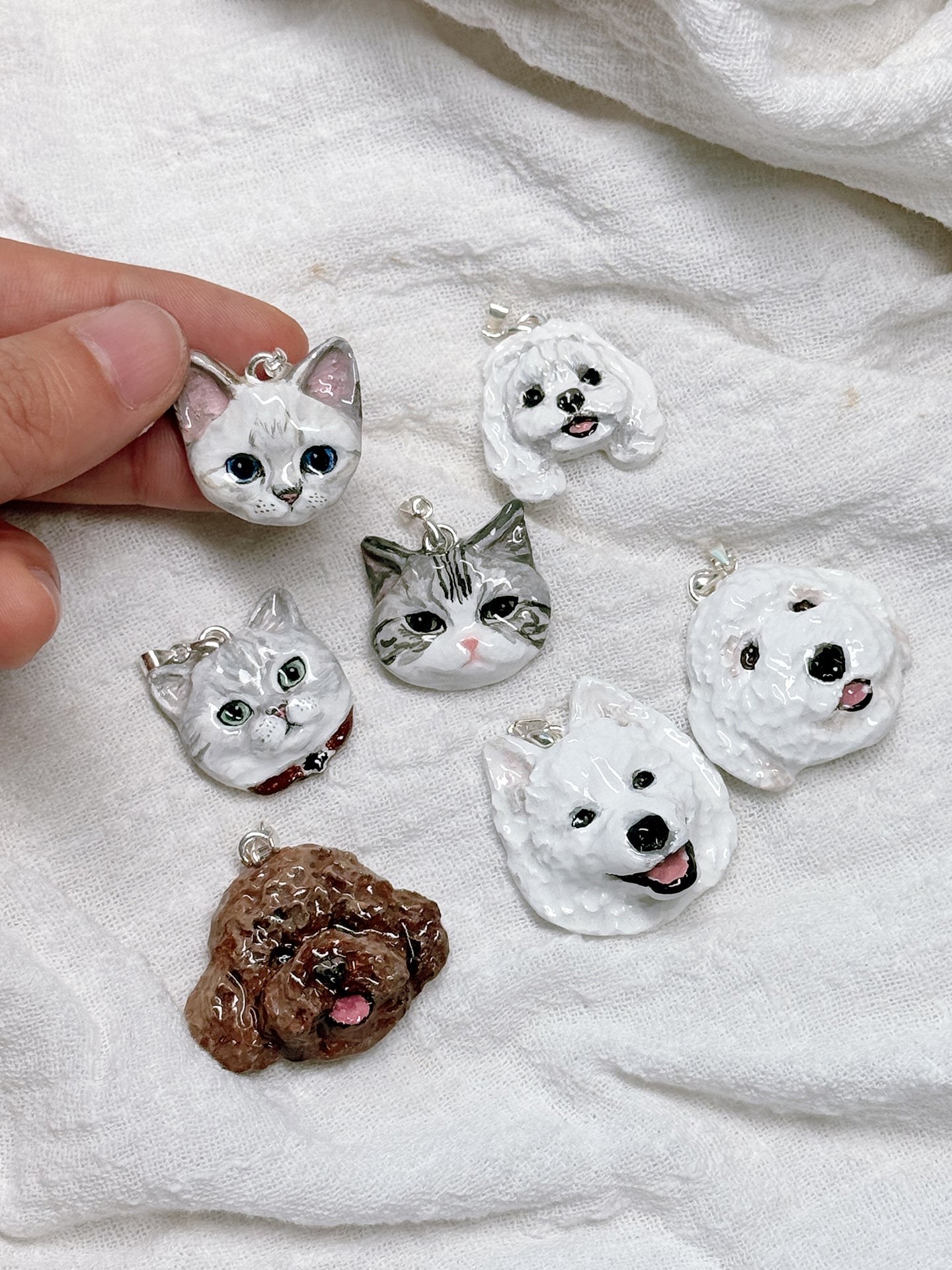 Memorpaw Customized Soft Ceramic Pet Portrait Necklace Ring Brooch Keychain